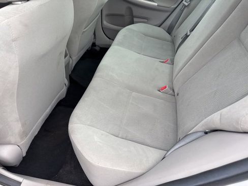 Used 2013 Toyota Corolla LE image 11