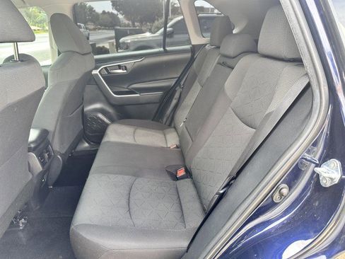 Used 2021 Toyota RAV4 XLE AWD/4WD image 13