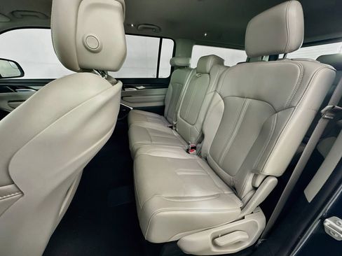 Used 2023 Jeep Wagoneer 4WD image 28