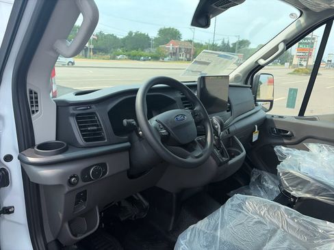 New 2026 Ford Transit 250 148 Medium Roof w/ Load Area Protection Package RWD image 10