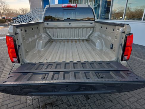 Used 2023 Chevrolet Colorado Z71 w/ Z71 Convenience Package 2 image 32