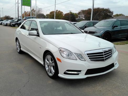 Used 2012 Mercedes-Benz E 350 4MATIC image 3