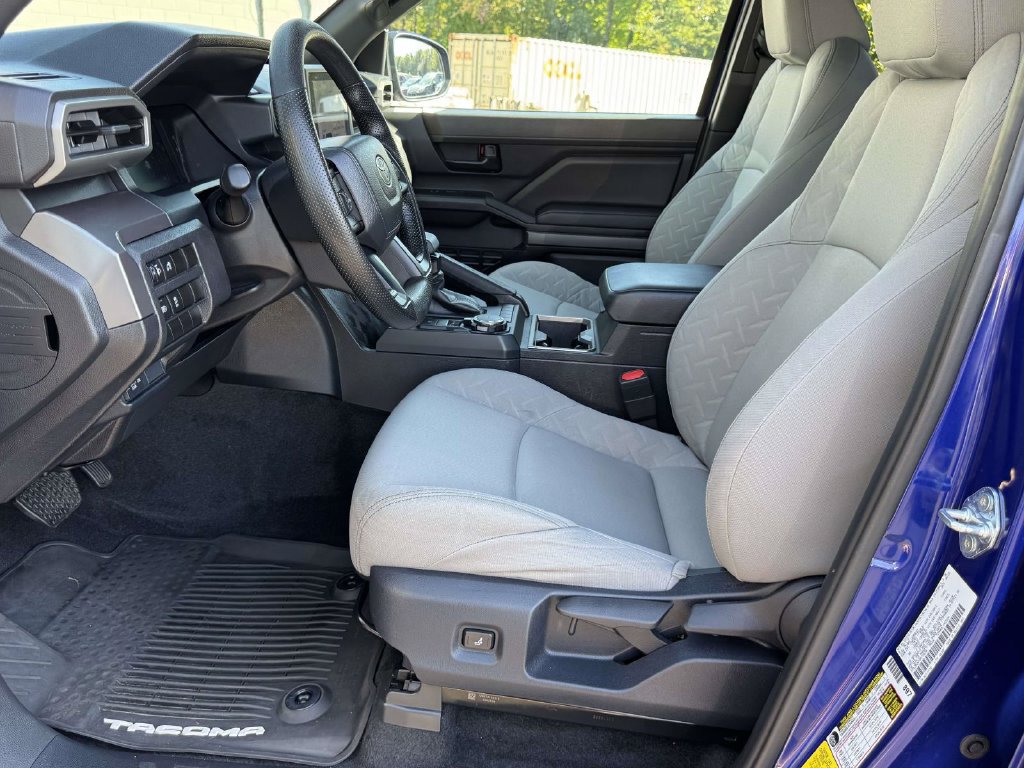 Used 2025 Toyota Tacoma SR5 AWD/4WD image 21
