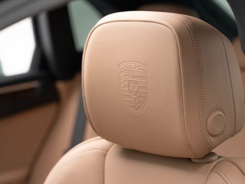 Used 2026 Porsche Macan AWD/4WD image 19