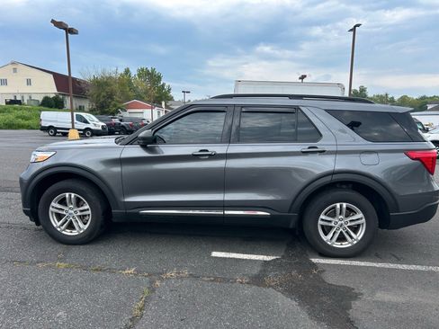 Used 2022 Ford Explorer XLT w/ Class IV Trailer Tow Package AWD/4WD image 9
