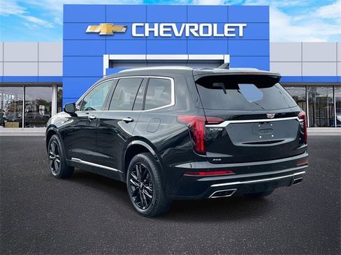 Used 2024 Cadillac XT6 Luxury image 5