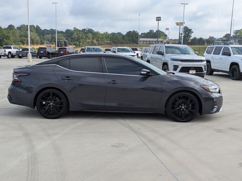 Used 2021 Nissan Maxima Platinum w/ 40th Anniversary Package FWD image 6