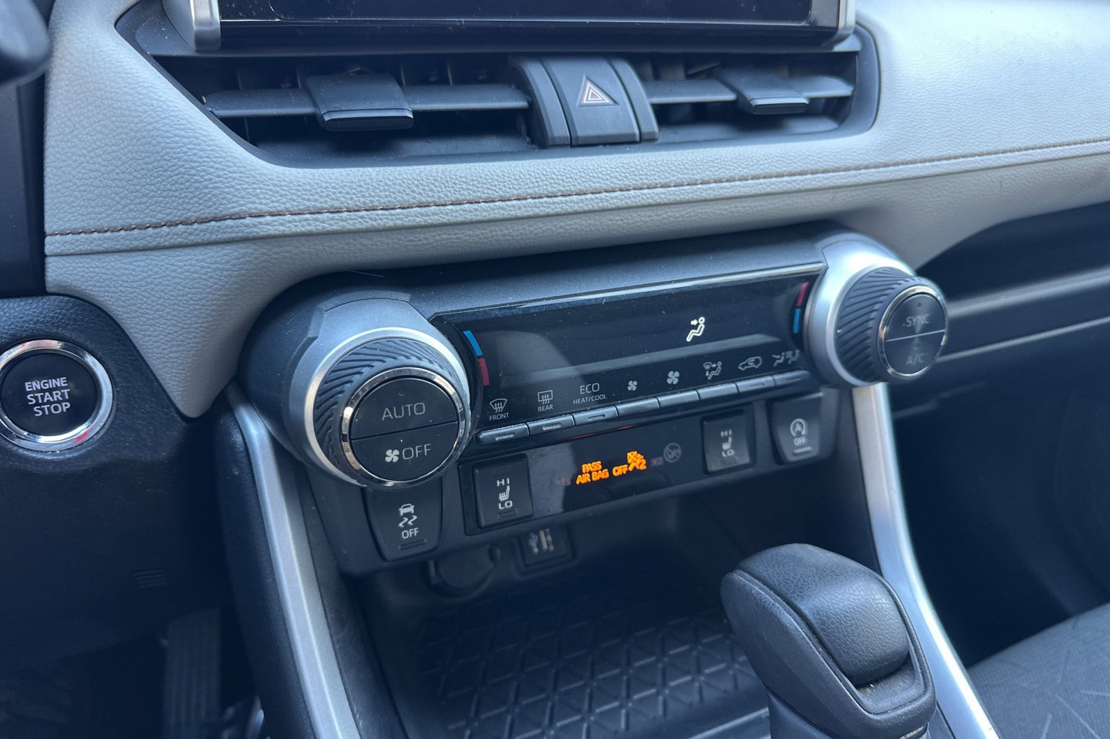 Certified 2024 Toyota RAV4 XLE w/ Convenience Package FWD image 29