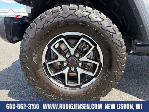 Used 2025 Jeep Wrangler Unlimited Rubicon AWD/4WD image 25