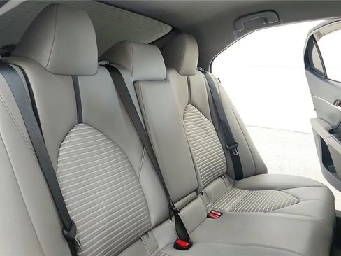 Used 2021 Toyota Camry SE FWD image 28