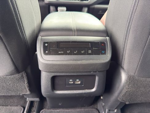 Certified 2025 Nissan Pathfinder SV image 31