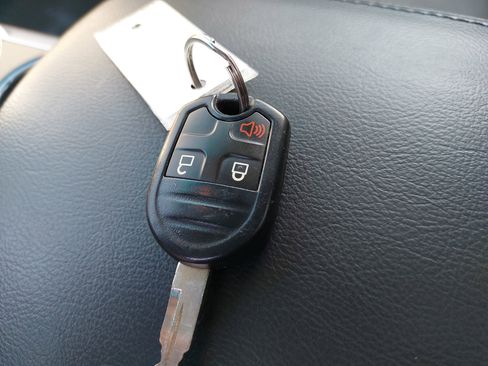 Used 2013 Ford Explorer XLT image 34