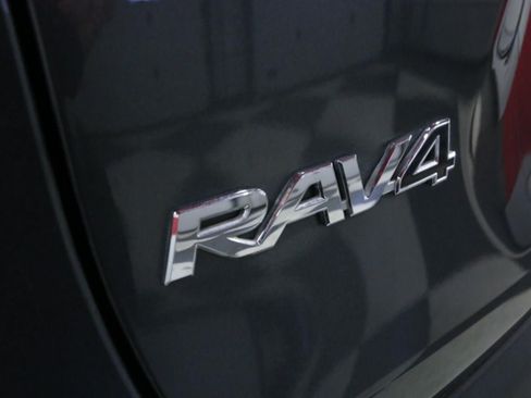 Used 2021 Toyota RAV4 XLE AWD/4WD image 31
