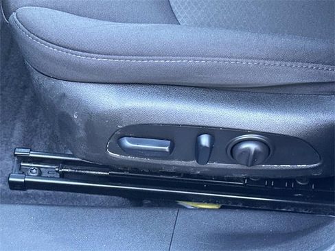 Used 2024 Chevrolet Malibu LT image 23