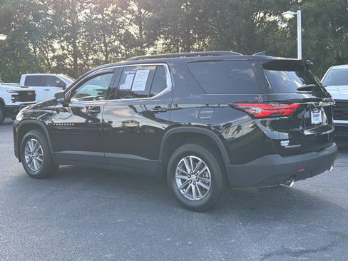 Used 2023 Chevrolet Traverse LT FWD image 9