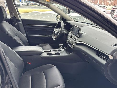 Used 2022 Nissan Altima 2.5 SV image 9