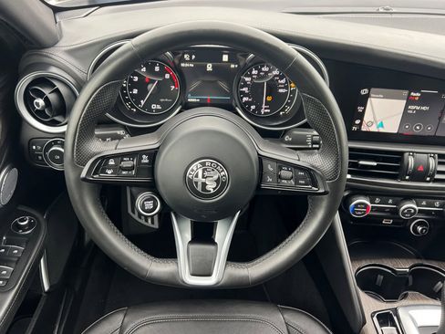 Used 2022 Alfa Romeo Giulia Ti image 14
