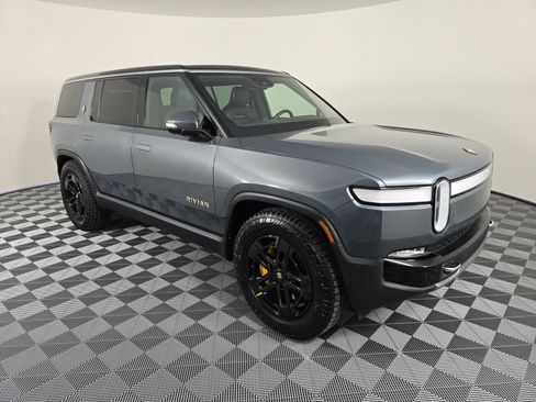 Used 2023 Rivian R1S Adventure AWD/4WD image 7