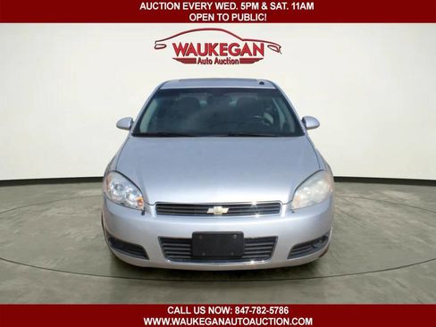 Used 2011 Chevrolet Impala LTZ image 2