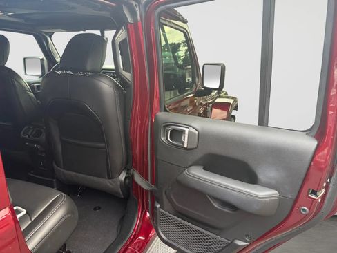 Used 2021 Jeep Wrangler Unlimited Sahara AWD/4WD image 17
