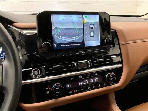 Certified 2024 Nissan Pathfinder Platinum image 5