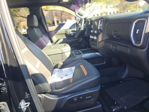 Used 2022 GMC Sierra 2500 AT4 w/ AT4 Premium Plus Package image 11
