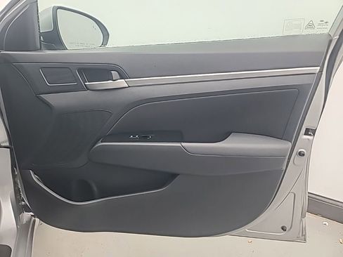 Used 2020 Hyundai Elantra SEL w/ Cargo Package (C1) FWD image 11