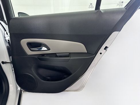 Used 2014 Chevrolet Cruze LT image 27