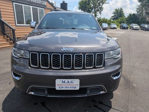 Used 2018 Jeep Grand Cherokee Limited AWD/4WD image 9