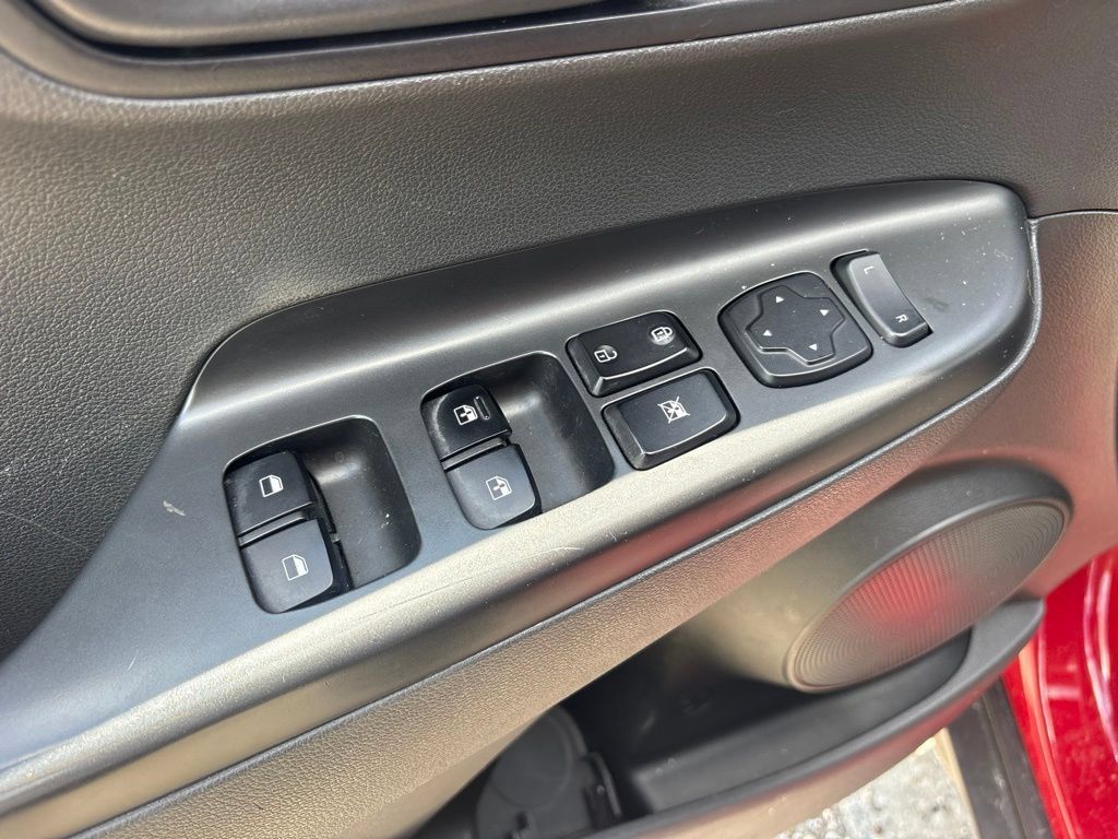 Used 2020 Hyundai Kona SEL AWD/4WD image 11