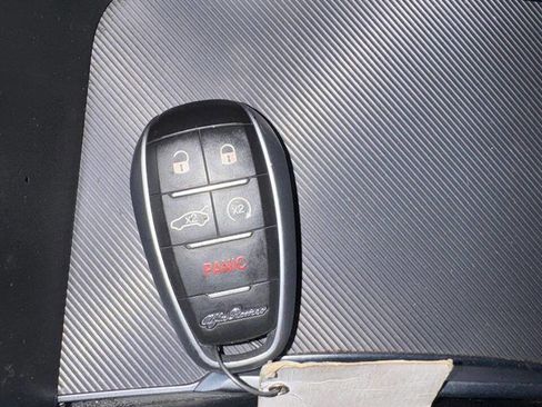 Used 2017 Alfa Romeo Giulia w/ Sport Appearance Package image 39