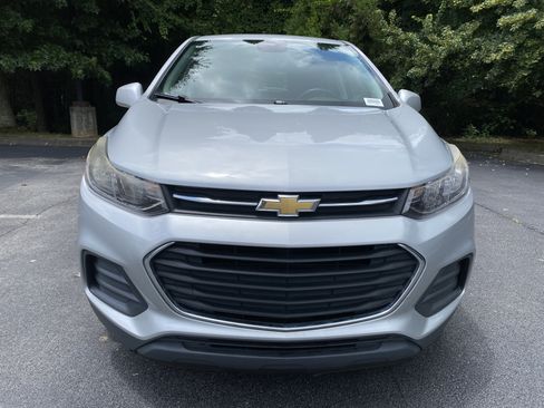 Used 2018 Chevrolet Trax LS FWD image 3