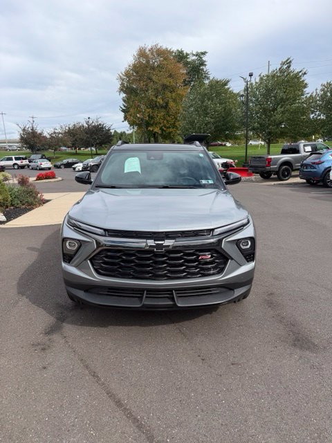 Used 2025 Chevrolet TrailBlazer RS w/ Convenience Package AWD/4WD image 3