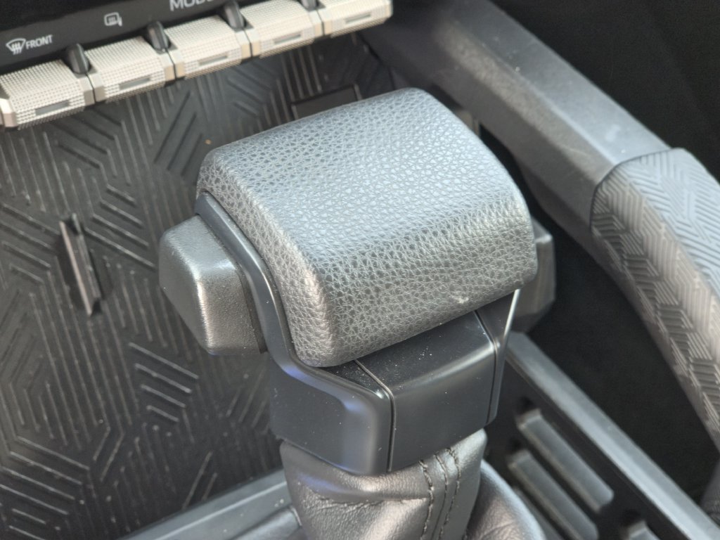 Used 2024 Toyota Tacoma SR5 AWD/4WD image 20