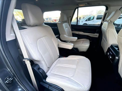 Certified 2023 Ford Expedition Platinum image 19
