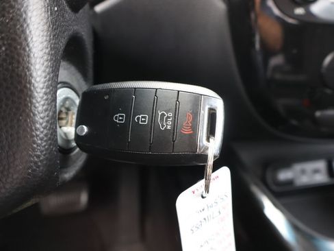 Used 2015 Kia Soul + w/ Audio Package FWD image 35