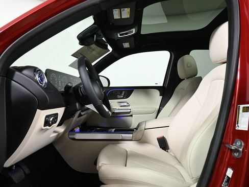 New 2026 Mercedes-Benz GLB 250 4MATIC image 3