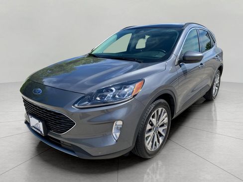 Certified 2022 Ford Escape Titanium w/ Class II Trailer Tow Package AWD/4WD image 11