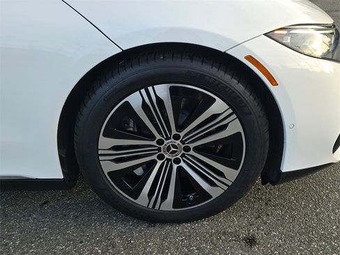 Used 2022 Mercedes-Benz EQS 450+ Sedan w/ Exclusive Trim Package image 9