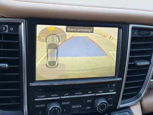 Used 2015 Porsche Panamera 4 image 5