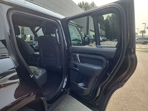 New 2026 Land Rover Defender 110 X-Dynamic SE AWD/4WD image 18