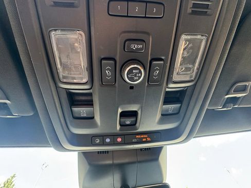 Used 2021 Cadillac Escalade ESV Sport AWD/4WD image 30