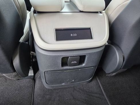 New 2026 Lincoln Navigator Premiere AWD/4WD image 17