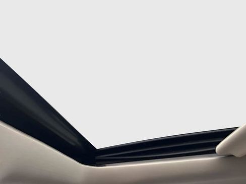 Used 2016 GMC Yukon XL Denali w/ Open Road Package image 8