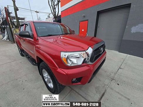 Used 2014 Toyota Tacoma 4x4 Double Cab w/ SR5 Package image 1