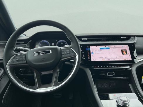 New 2026 Jeep Grand Cherokee Limited image 10