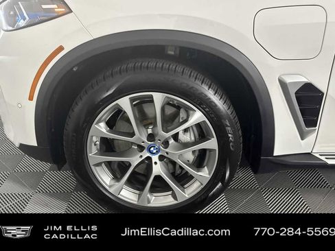 Used 2025 BMW X5 xDrive50e image 10