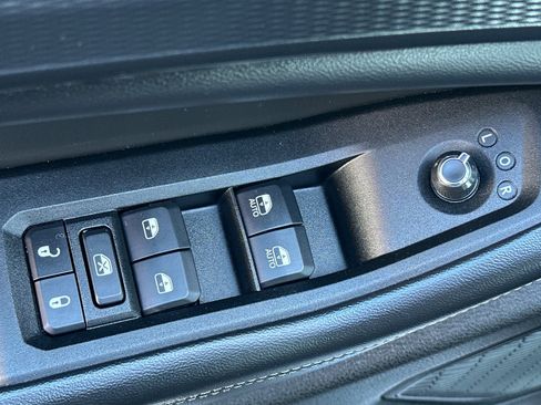 Used 2023 Jeep Grand Cherokee L Laredo image 17