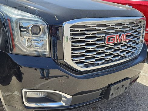 Used 2019 GMC Yukon Denali w/ Denali Ultimate Package image 4