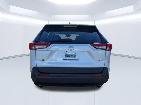 Used 2023 Toyota RAV4 XLE Premium image 5